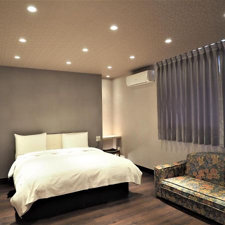 โรงแรมเดย์ เชน Yilan ภายนอก รูปภาพ