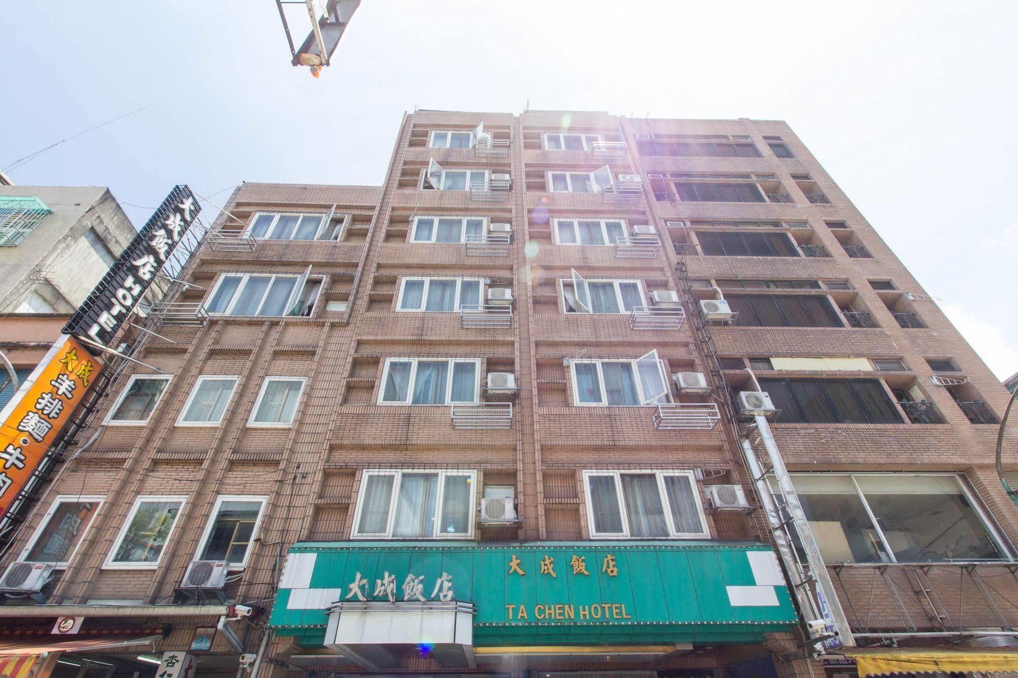 โรงแรมเดย์ เชน Yilan ภายนอก รูปภาพ