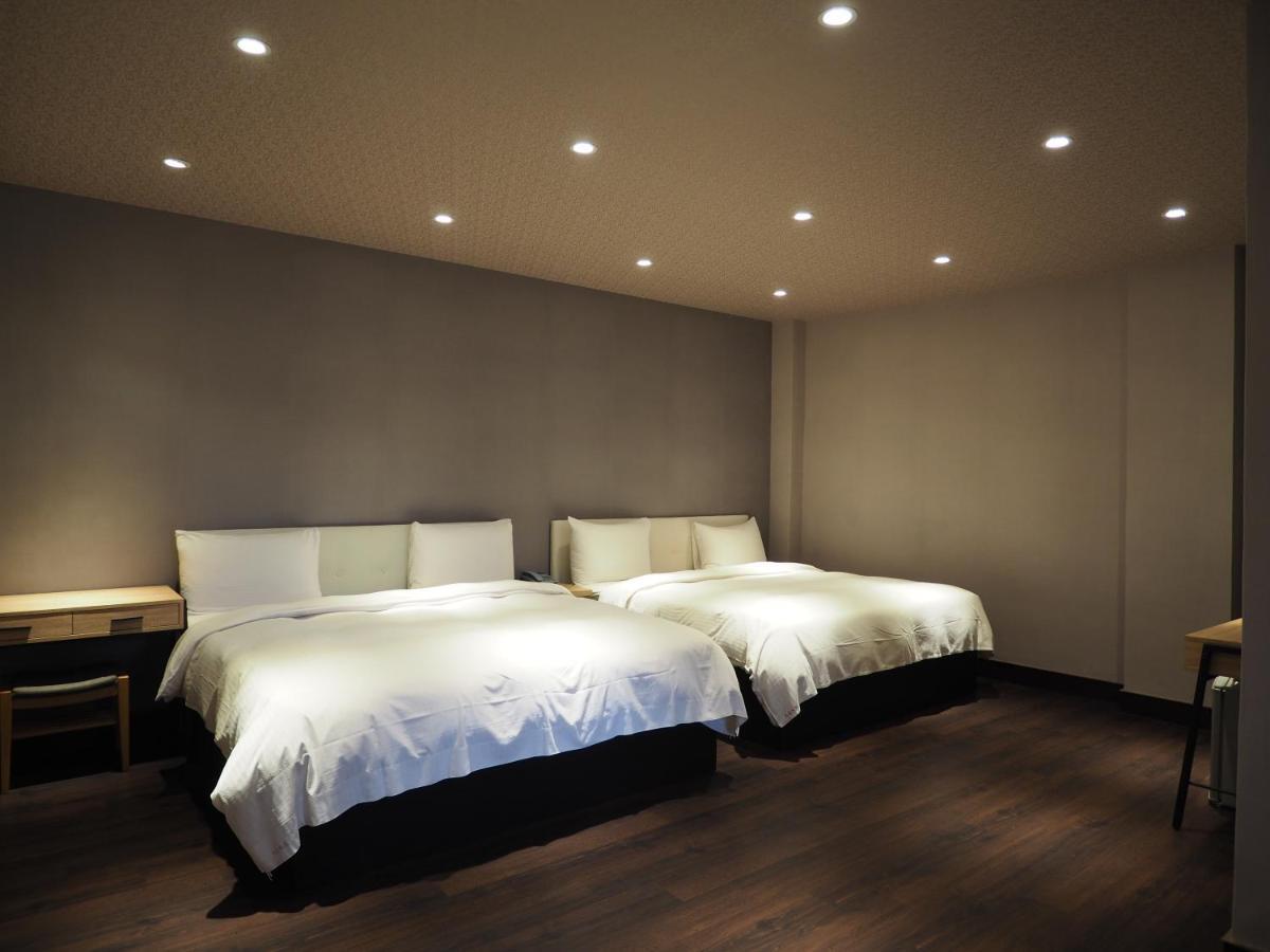 โรงแรมเดย์ เชน Yilan ภายนอก รูปภาพ